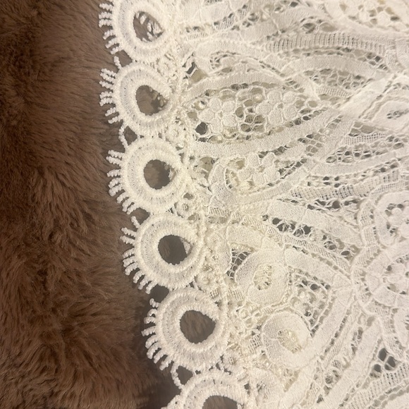 Rain Women's Size large Half Sleeve Embroidered Top Ivory STYLE: OR5880 - Picture 7 of 10